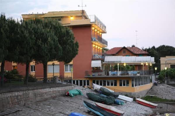 Hotel Capri 레사 외부 사진