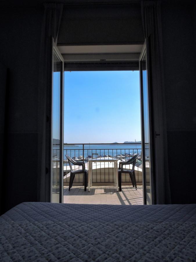 Hotel Capri 레사 외부 사진