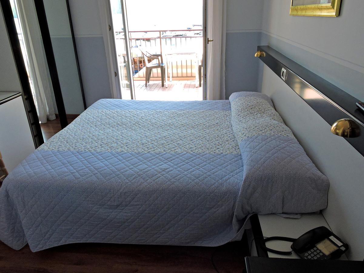 Hotel Capri 레사 외부 사진