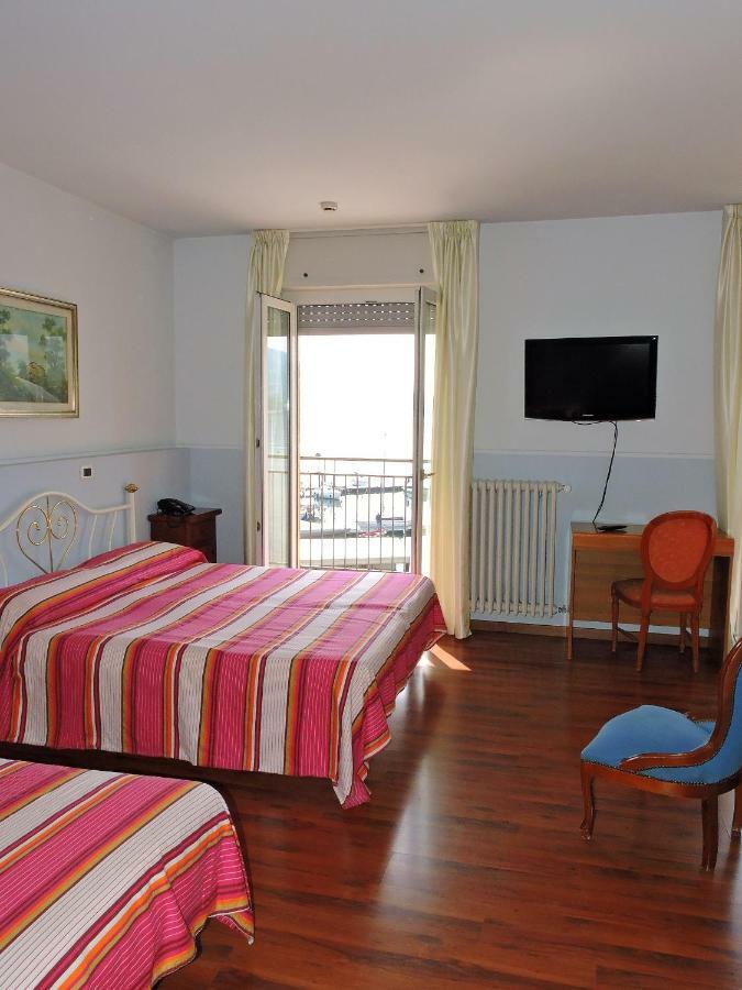 Hotel Capri 레사 외부 사진